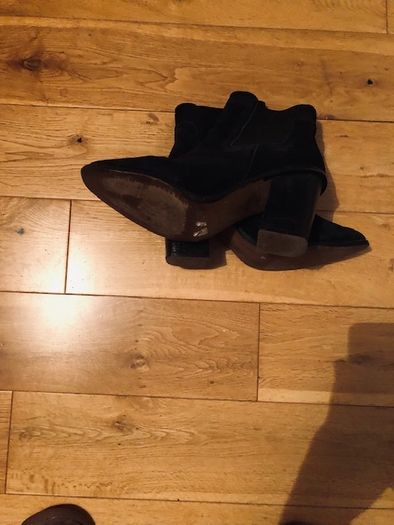 Ladies boots size 40