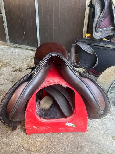 saddle 17.5 inch