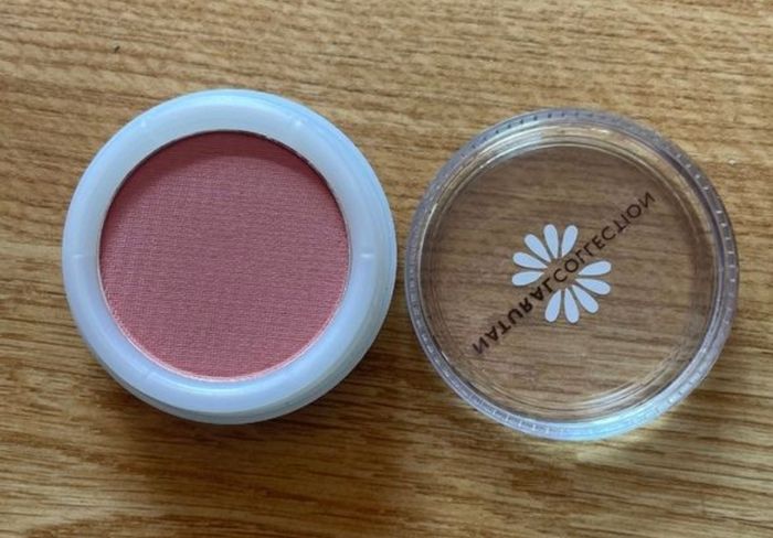 Dusky pink natural collection blusher