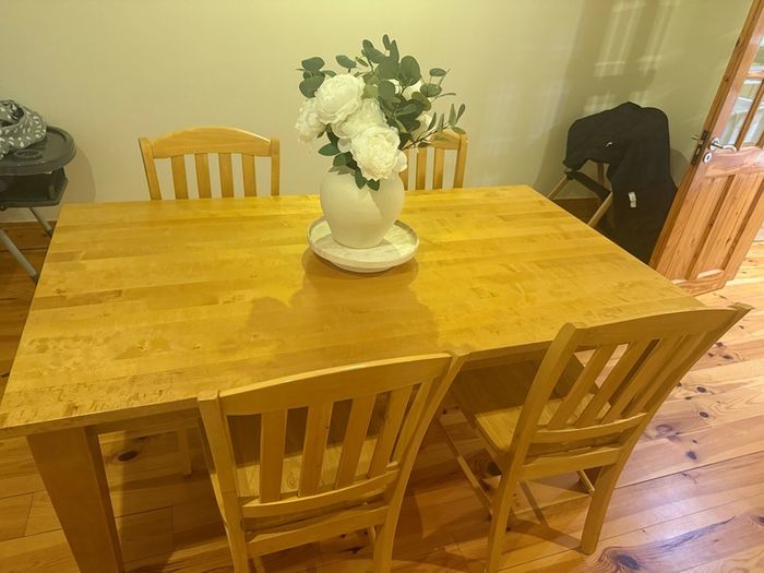 table and 4 chairs