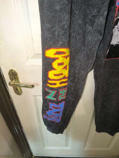 Boys in the hood joggers size small