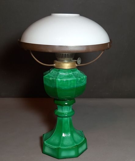 1938 Slevogt Gablonz malachite glass ar deco petroleum lamp