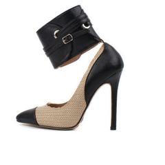 New heels  .Size 3 pls read descr