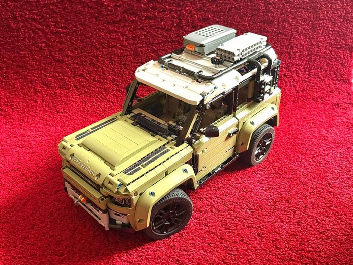 LEGO Technic 42110 Land Rover Defender Set