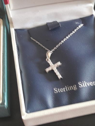 ladies silver chain and pendant