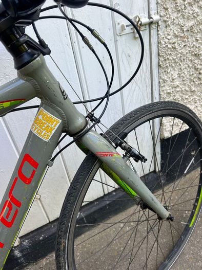 Carrera road bike 52 cm