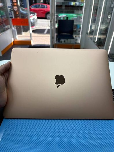 Macbook Air M1 13.3 | 8gb Ram | 256gb Ssd | 189 Cycles