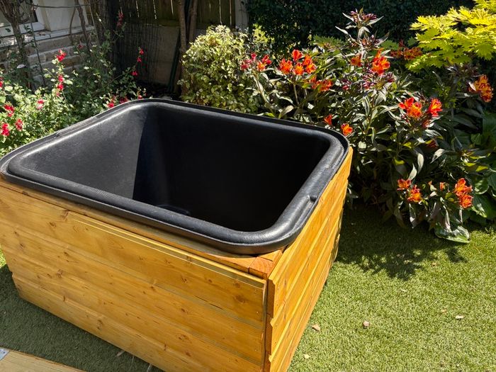 Outdoor Ice Bucket