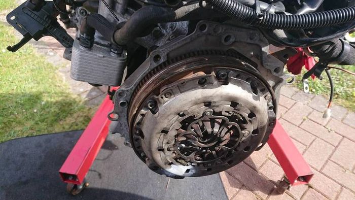 Audi a4 b6 b7 a6 c5 c6 diesel 1.9tdi 130 HP AWX AVF 2.0tdi 140 / 170 HP BLB BRE BRD CAG CAH etc 6 speed clutch kit. 240mm. Parts breaking