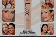 Luxe Colour Changing Foundation &amp; Master Blending Brush Brand New