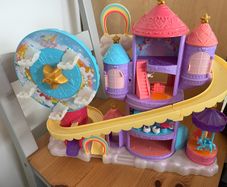 Polly Pocket Rainbow Funland Theme Park