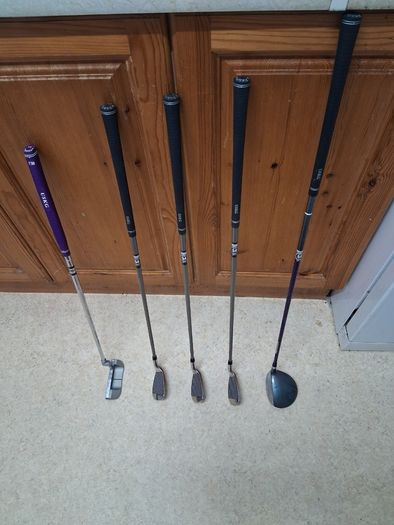 Golf Clubs. Set Of US Kids Left Handed Golf Clubs For 9 To 10 Years In Very Good Condition.  Collect In Dublin Or Receive Via Post.
