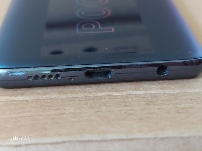 6 Mobile Phones for parts or repair, not powering on