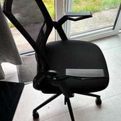black desk chair