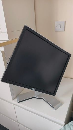 OptiPlex 9010 Desktop PC with Monitor Intel Core i7-3770 3.40GHz 16GB RAM Windows 11 LTSC Wi-Fi DisplayPort USB 3