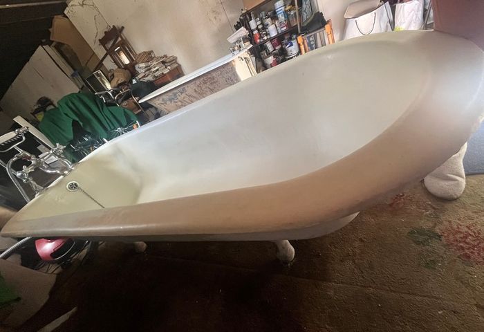 Antique Original Cast-Iron Bath (6ft)
