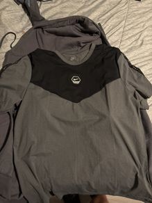 Nike tshirt and tracksuit top