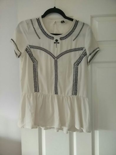 H&M Cream and Black Design blouse
