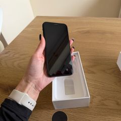 Iphone 10 R  (XR- 128GB - Black)