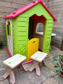 Deluxe Play House with Table and Chairs