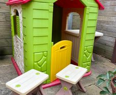 Deluxe Play House with Table and Chairs