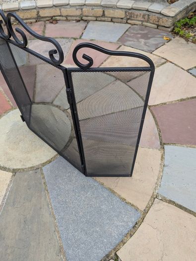 3 Panel Folding Fireplace Screen / Fire Guard - Black Metal Mesh