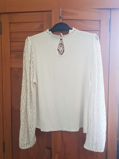 White Decorative Top Long Sleeves