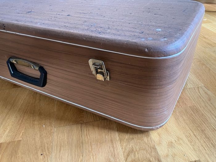Electric vintage Sheltone organ