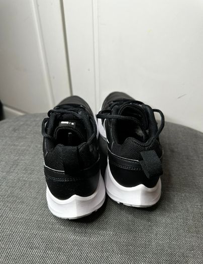Nike todos trainers