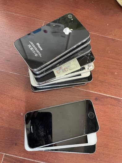 11x Iphone 4,4s,5s lot for parts