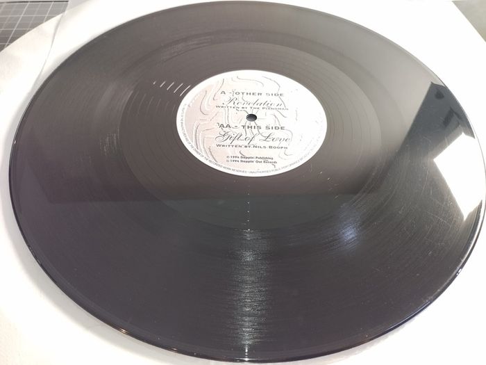 Piano Man - Revelation - Steppin' Out Records - Uk 90s Piano House Banger!