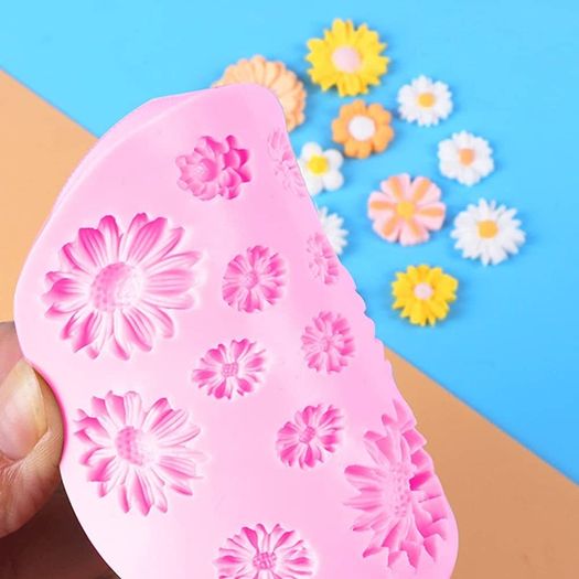 4 PCS Silicone Rose Mould, Silicone Flower Moulds Chocolate Candy Mould Icing Flower Cake Mould 3D Daisy Flower Fondant Mould for Wax Melts Cake Decorating Baking Sugarcraft Jelly (FREE POSTAGE)