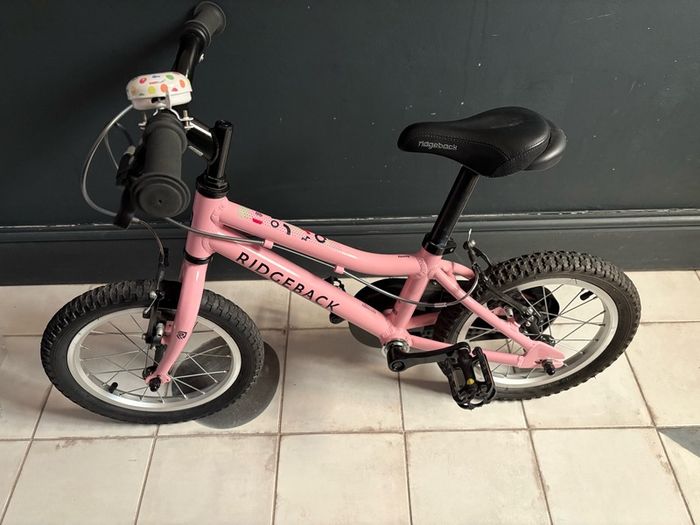 Ridgeback Honey 14" bike with stabilisers