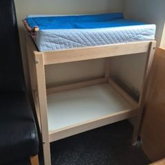 baby changing table