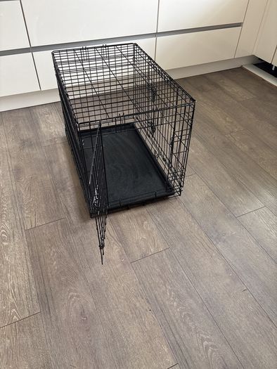 dog crate excellent condition medium size