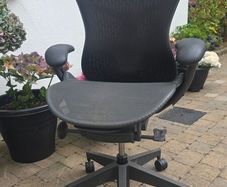 Herman Miller Mira 2
