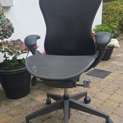 Herman Miller Mira 2