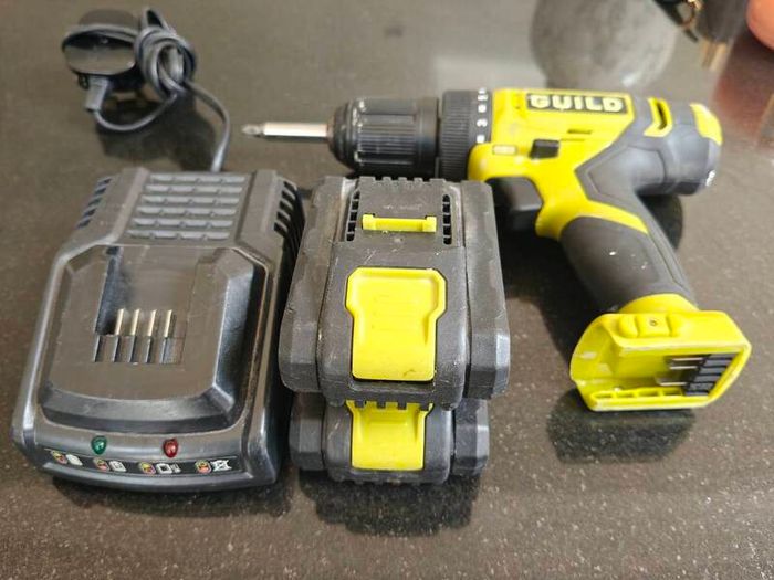 Battery Drill with 2 batteries