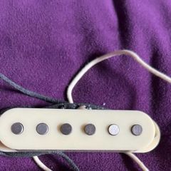 Schecter Nick Johnston Diamond single coil pickups middle