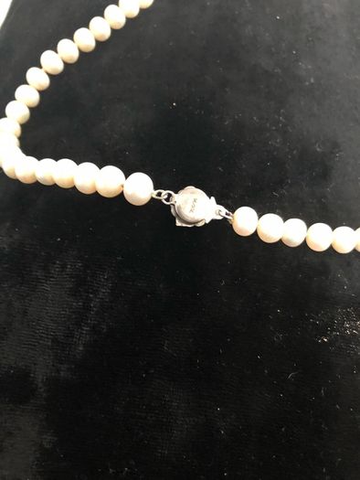 pearl necklace