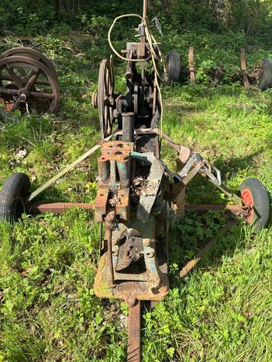 Vintage mechanical power hacksaw