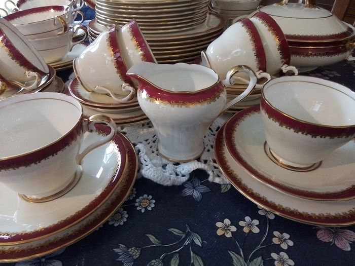 Aynsley Sixty One Piece Dinner Service