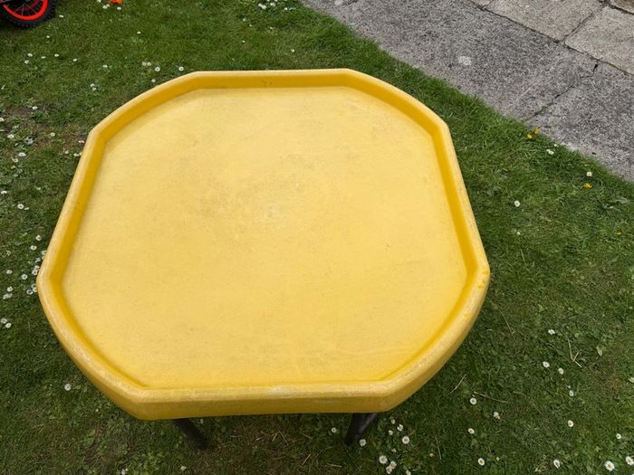 Tuff tray & stand
