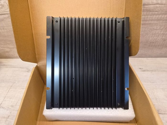 12-24V 10-70A PWM MPPT Solar Charge Controller