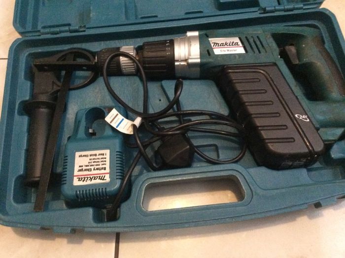 Makita Site Master 24V Cordless Drill with Hammer Functionality For Sale