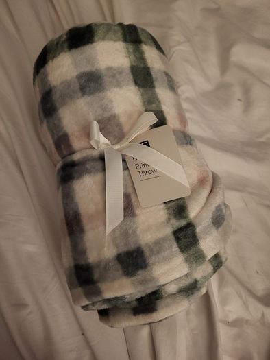 Blanket 120 x 150cm NEW pink, green and cream