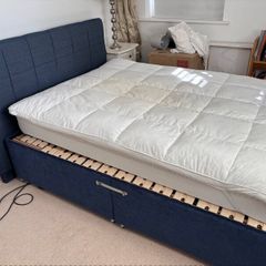Adjustable electric bed
