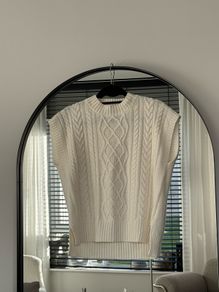 Qed London white knitted vest