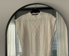 Qed London white knitted vest