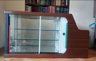 Countertop display fridge